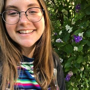 Meet your Posher, Alexis